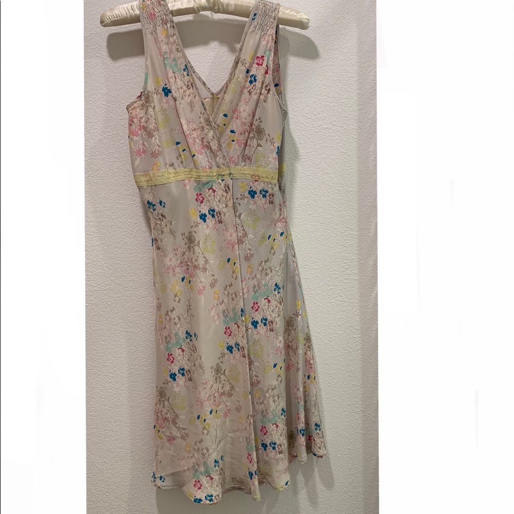 Feminine floral boutique dress Size 10